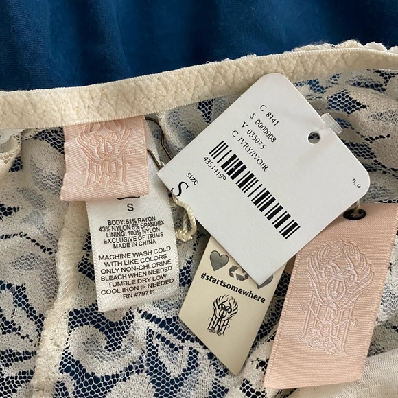 Free People  - RebeccHAH LACE Bodysuit - Small - Picture 7 of 7